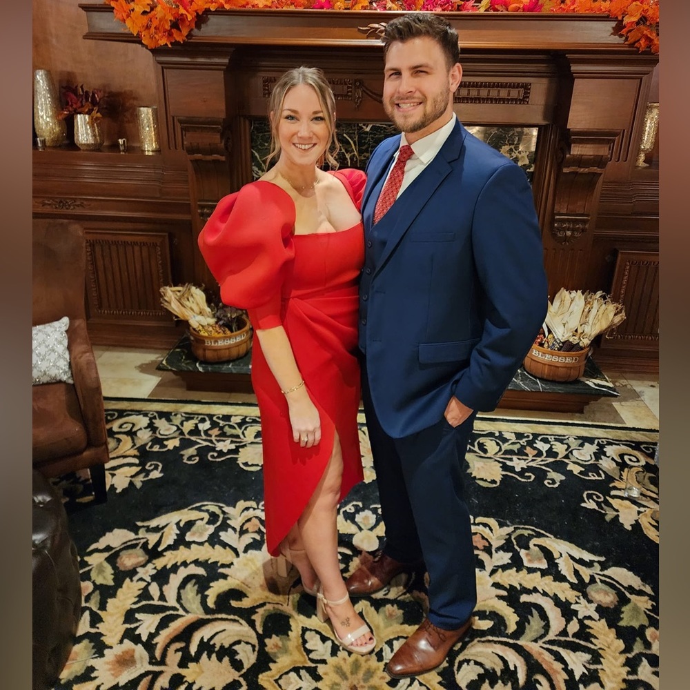 Chic puff sleeve red dress